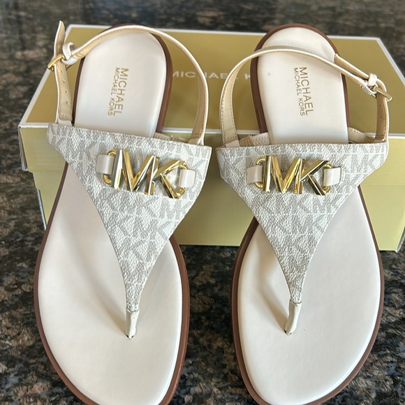 MICHAEL MICHAEL KORS REED FLAT THONG SANDALS SIZE 8M NWT - Picture 2 of 6